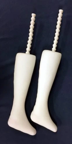 Mannequin Male, Female And Child Figures 9 Mannequin Male, Female And Child Figures -Save device 5050 Classic Feet 500x1000